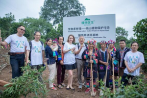 植物医生护住那片净土的样子，真的太有魅力！